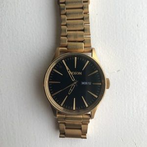 NIXON Sentry black face watch